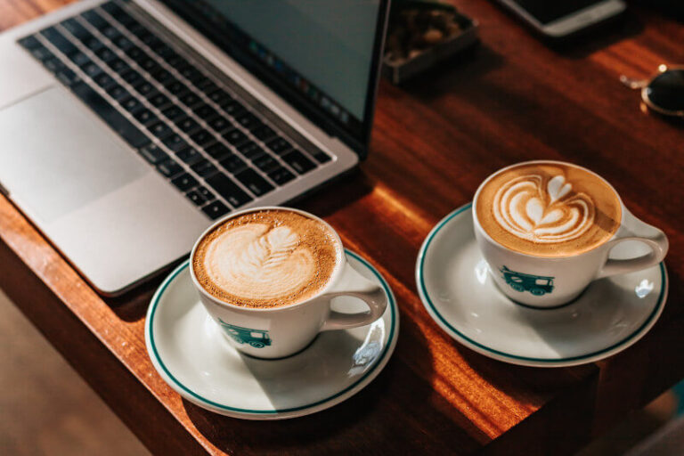 W poszukiwaniu ulubionej kawy – cappucino, czy latte?